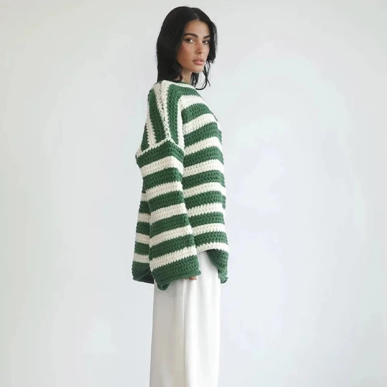 Gestreifter Strickpullover in Übergröße
