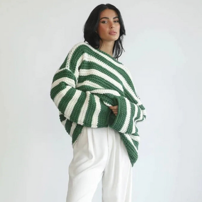 Gestreifter Strickpullover in Übergröße