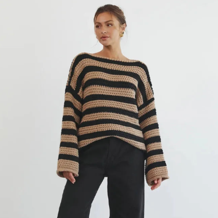 Gestreifter Strickpullover in Übergröße