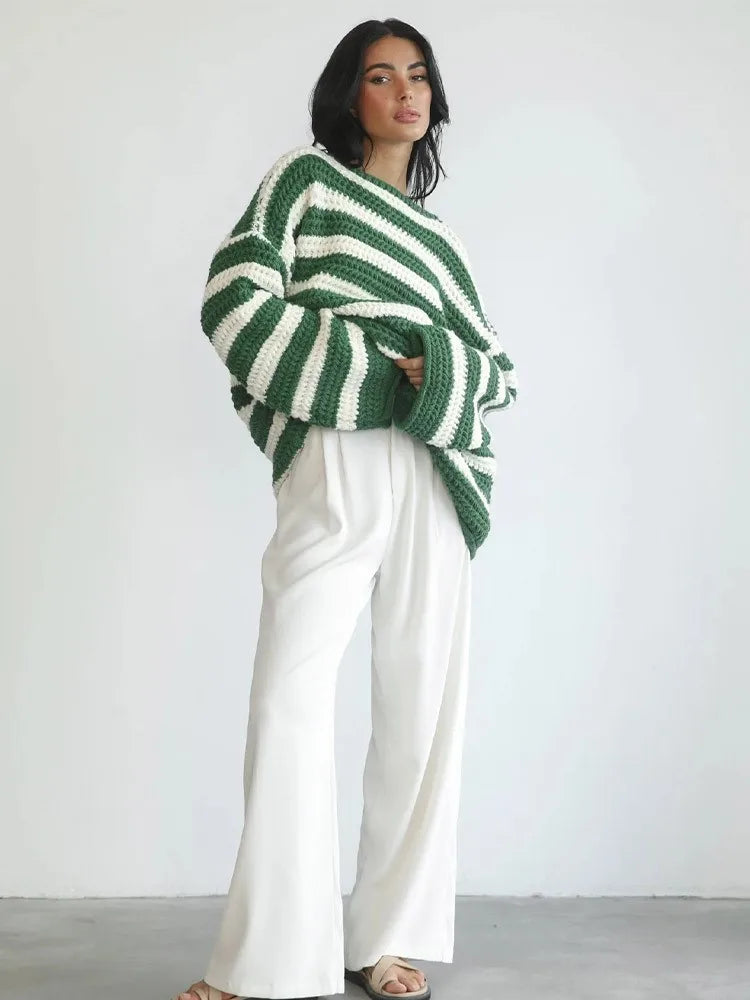 Gestreifter Strickpullover in Übergröße